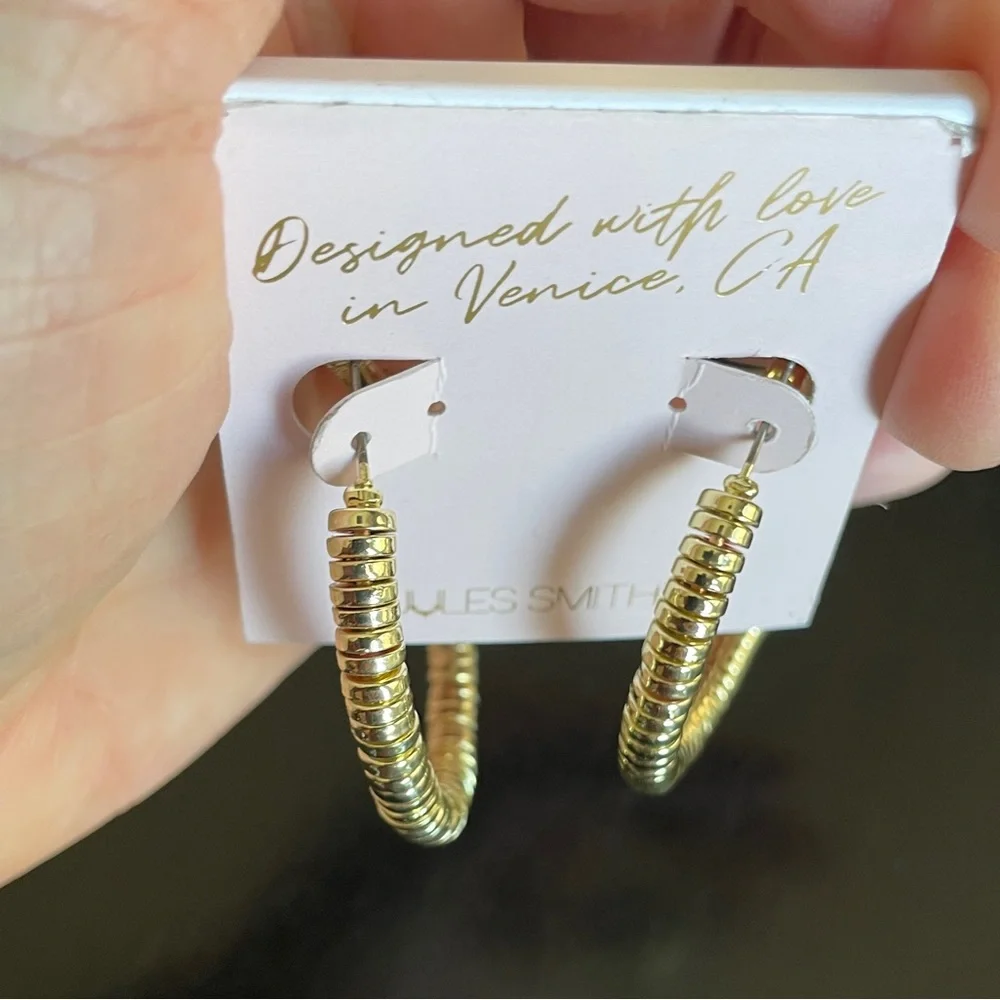 GOLD COIL HOOP EARRING by Jules Smith, NWT. - Picture 9 of 15